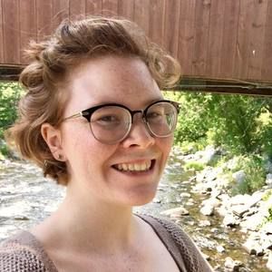 Meet your Posher, Caitlin